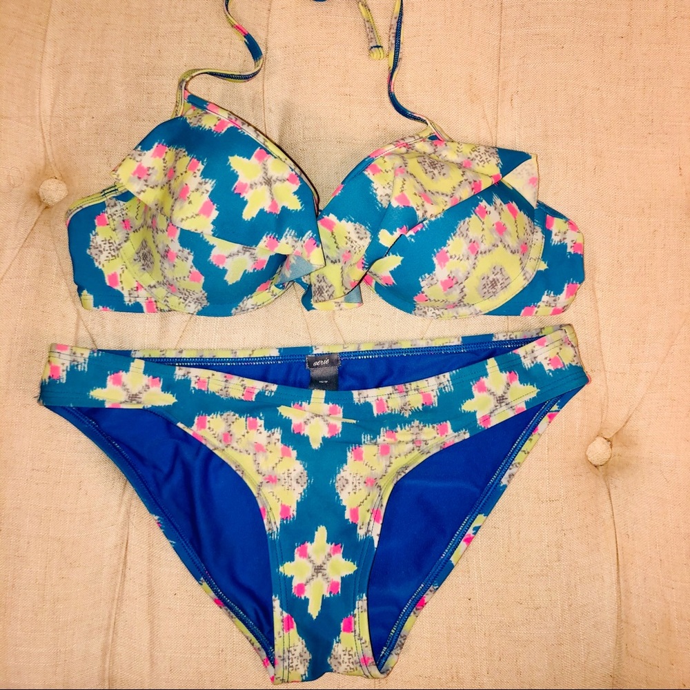 Aerie swimsuit! blue floral swimsuit bikini set! Size 34C and XS bottoms!